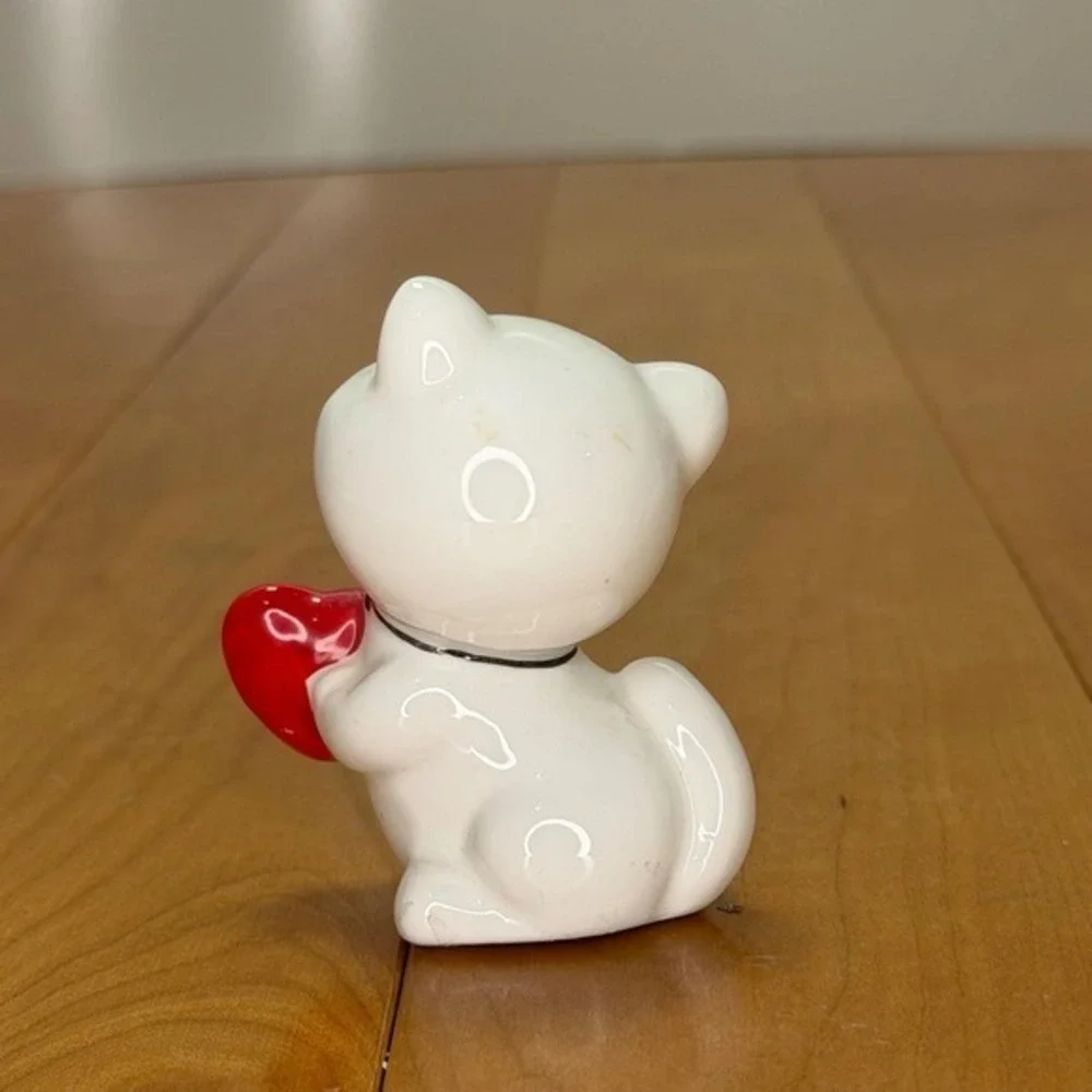 Vintage Russ Berrie Cat Figurine – 
